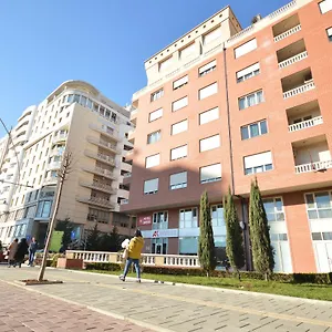 center-rooms-oresti.hotels-in-tirana.com/